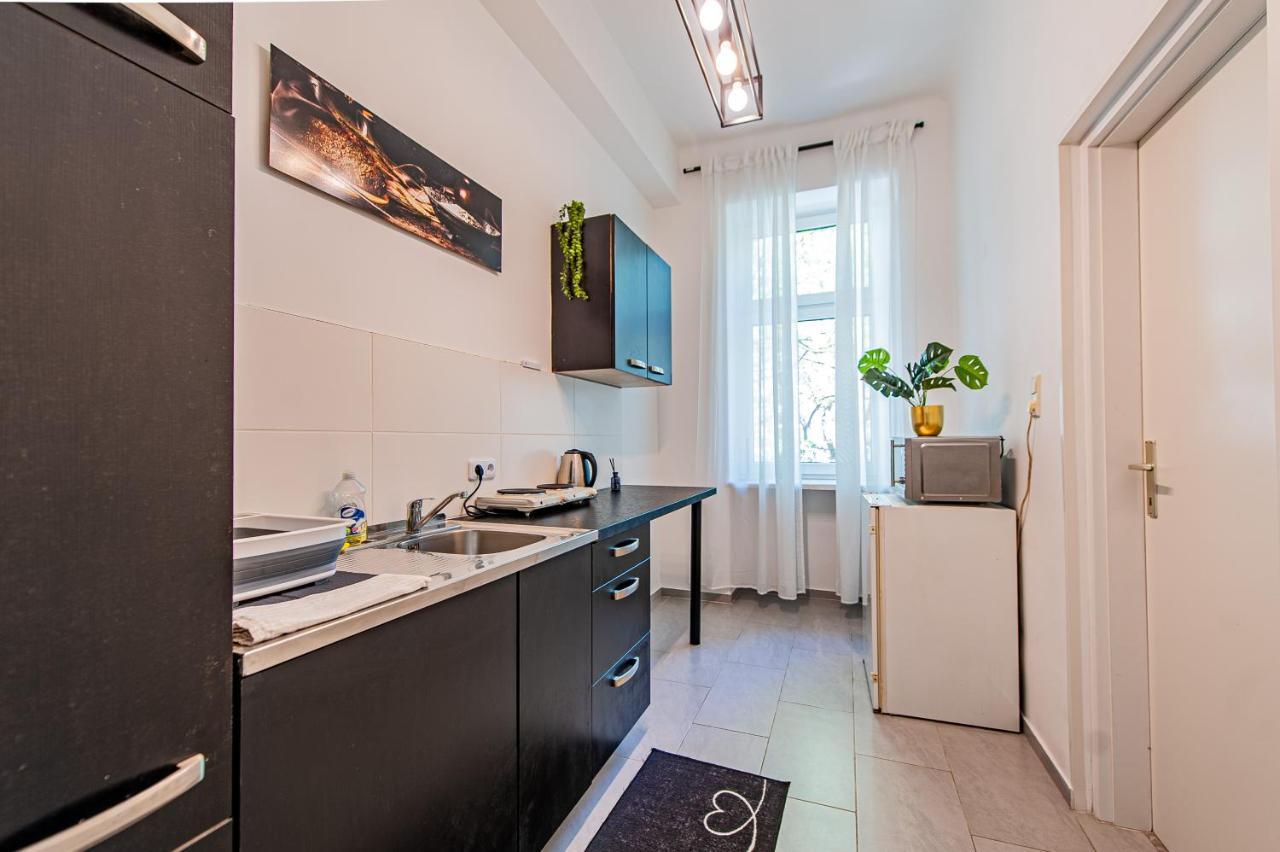 My City Apartment- Vienna Artroom Buitenkant foto